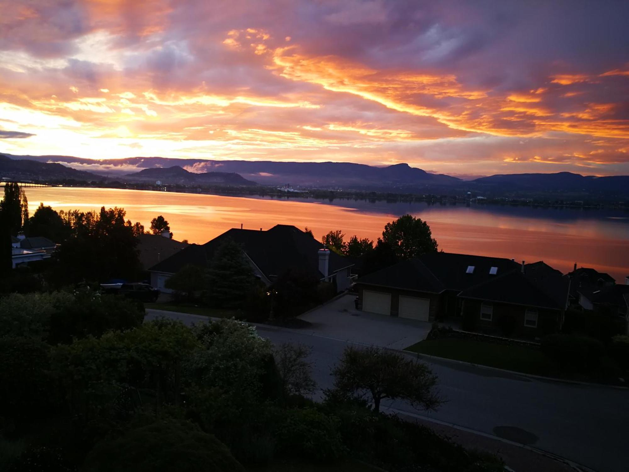 Casa Grande Lakeview House West Kelowna Ruang foto